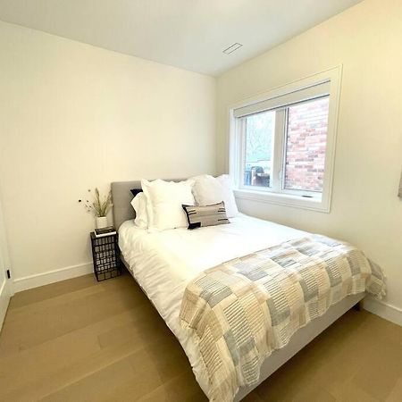 Modern Apartment Close To The Beach With Parking 多伦多 外观 照片
