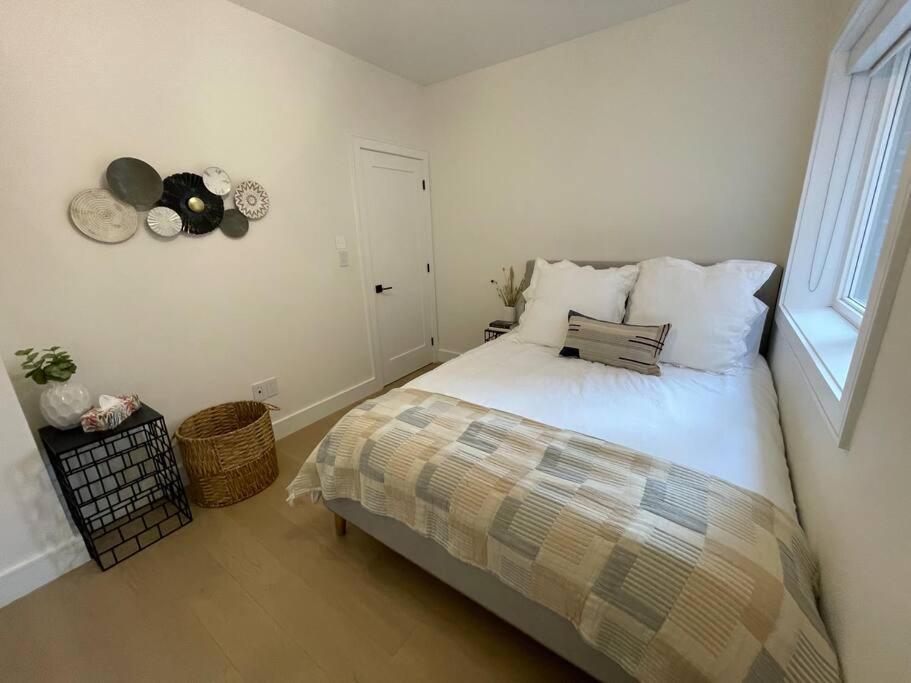 Modern Apartment Close To The Beach With Parking 多伦多 外观 照片