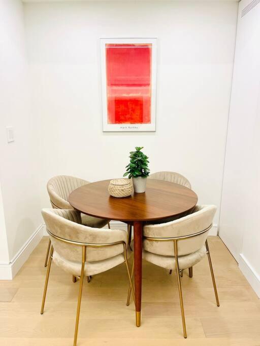 Modern Apartment Close To The Beach With Parking 多伦多 外观 照片